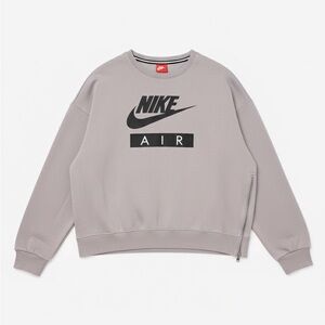 Nike Men's Crewneck Sweater in Light Gray